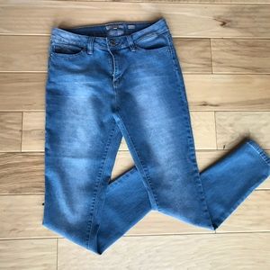 YMI Wanna Betta Butt Skinny Jeans